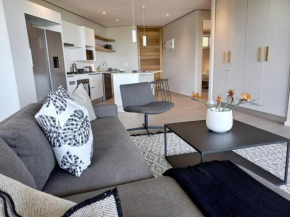 Modern Elaleni Estate Gem!